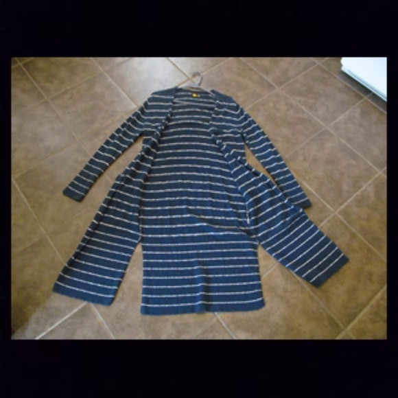 Life is Good sweater cardigan, size Small - Picture 2 of 3